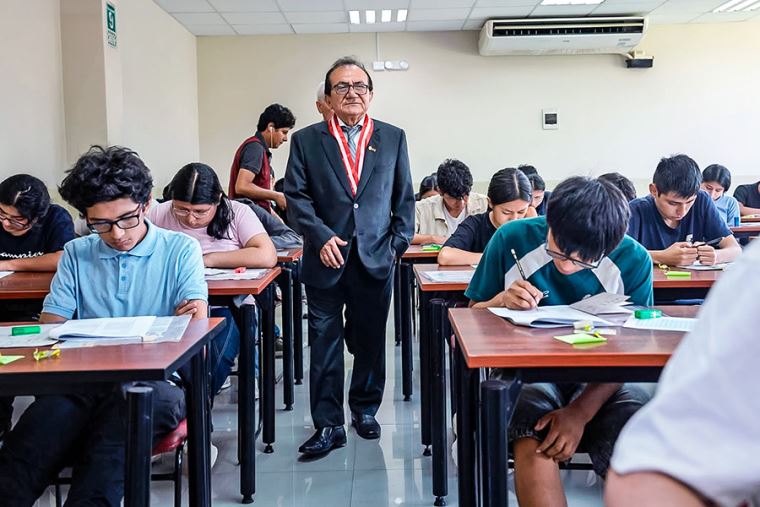 Admisión UNI 2026-II: Más de 5,500 postulantes rinden el examen hoy lunes 10