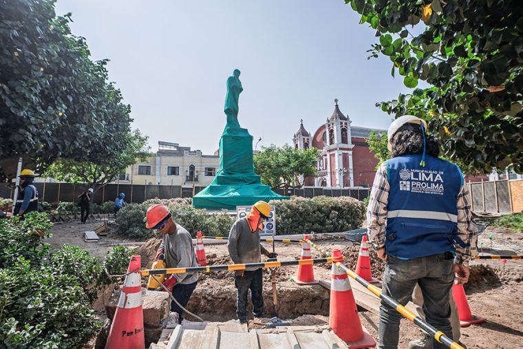 Recuperación de la plaza Italia: Se elaboran réplicas de cuatro esculturas perdidas en el siglo XIX