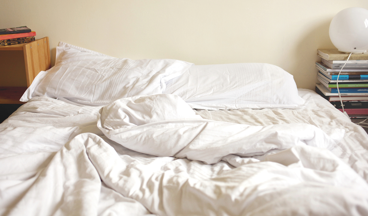 Una microbióloga revela con qué frecuencia se debe lavar la ropa de cama