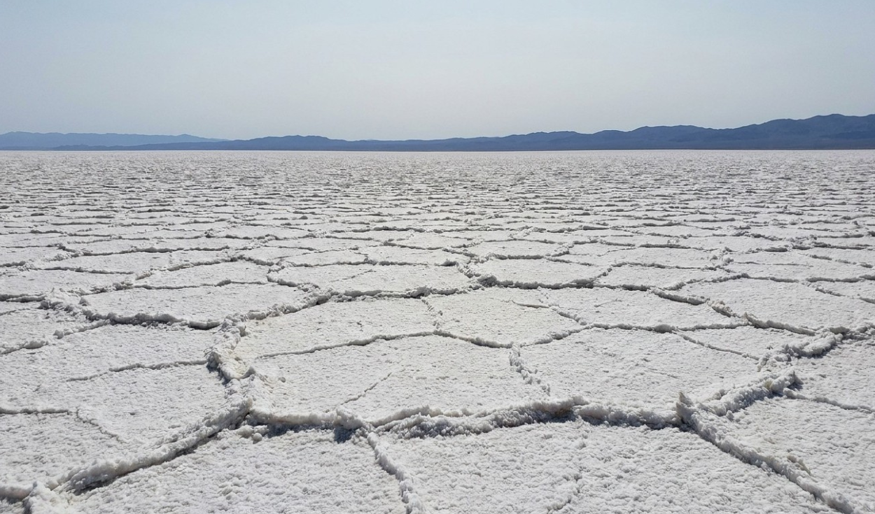 Desviaron sus ríos hacia huertos y campos de cultivo: Irán dejó literalmente al aire libre 8.000 millones de toneladas de sal del lago Urmia